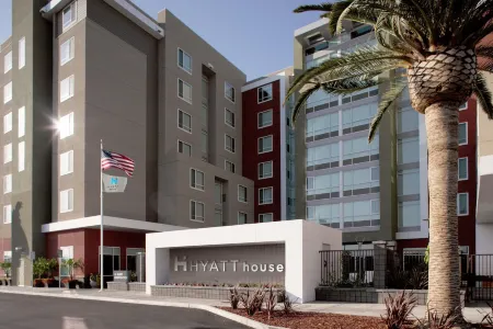 Hyatt House San Jose-Silicon Valley Отели рядом с достопримечательностью «Сиско»