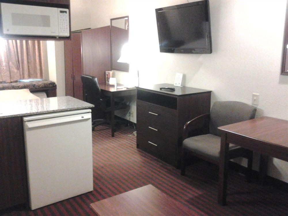 Toledo BridgePointe Inn & Suites by Hollywood Casino, Downtown, Owens College