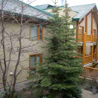 Brewster Mountain Lodge Hotel Exterior