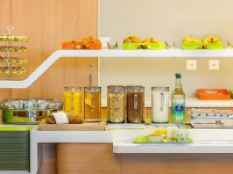 イビス バジェット ルガーノ パラディソ ルガノのホテル