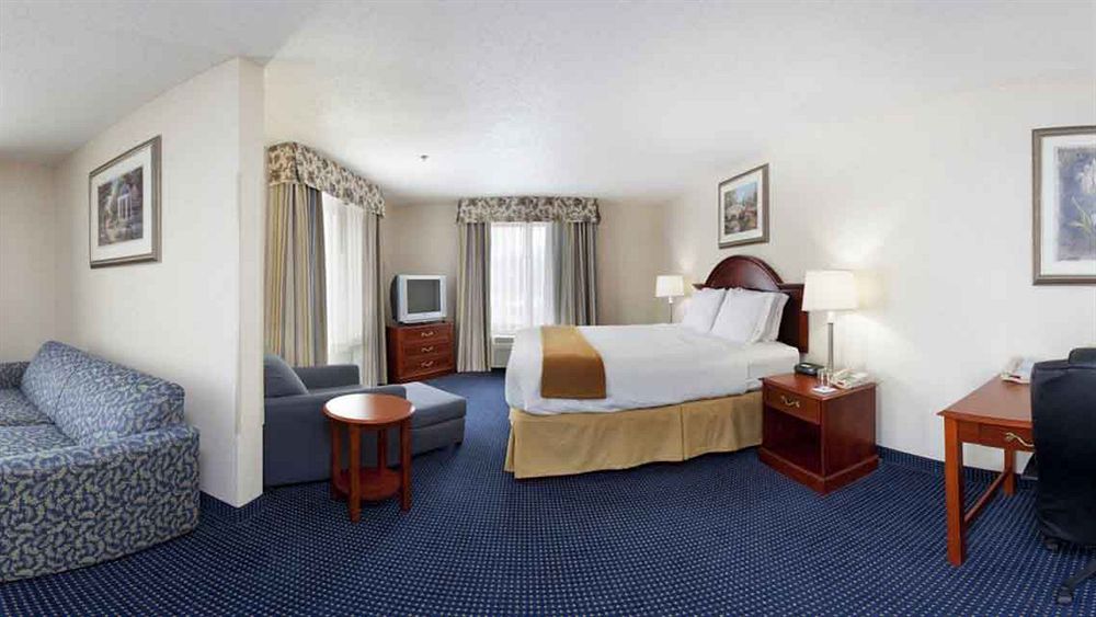 Holiday Inn Express Hotel & Suites Cleveland-Richfield, an Ihg Hotel