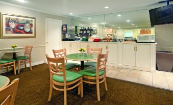 La Quinta Inn & Suites by Wyndham Cincinnati NE - Mason