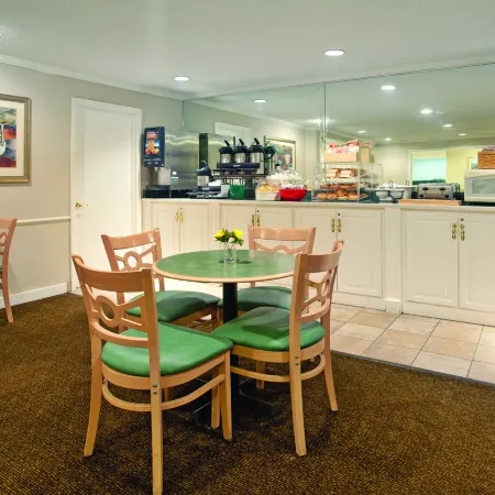 La Quinta Inn & Suites by Wyndham Cincinnati NE - Mason