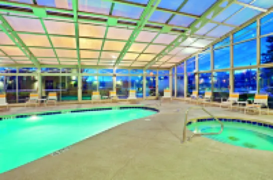 La Quinta Inn & Suites by Wyndham Mansfield Oh