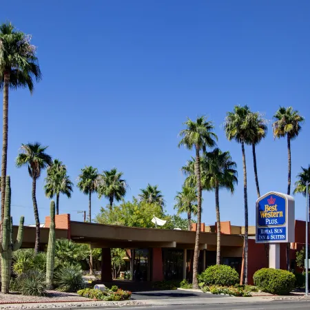 Royal Sun Inn & Suites