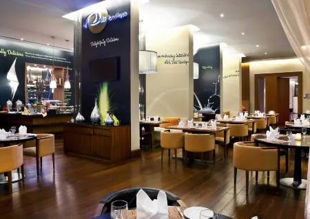 Novotel Suites Mall Avenue Dubai Отели рядом с достопримечательностью «The View Palm Jumeirah»