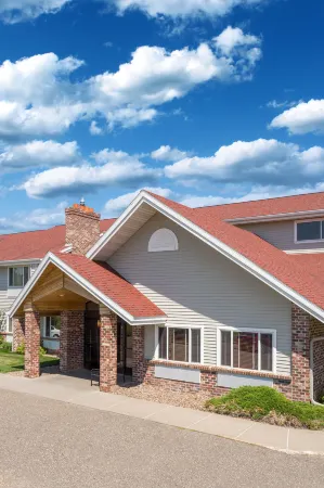 AmericInn by Wyndham Baldwin Отели в г. Болдуин