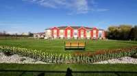廸日美斯飯店 Goderich BIA Farmers' Market附近的飯店