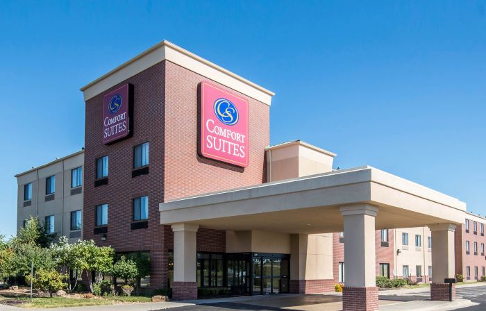 Comfort Suites Speedway - Kansas City