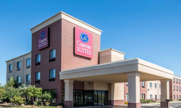 Comfort Suites Speedway - Kansas City
