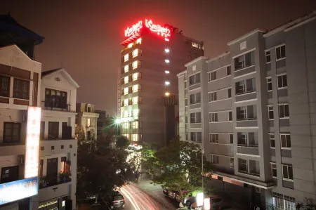 Sen Luxury Hotel - Managed by Sen Hotel Group Отели рядом с достопримечательностью «Hanoi University of Science and Technology»