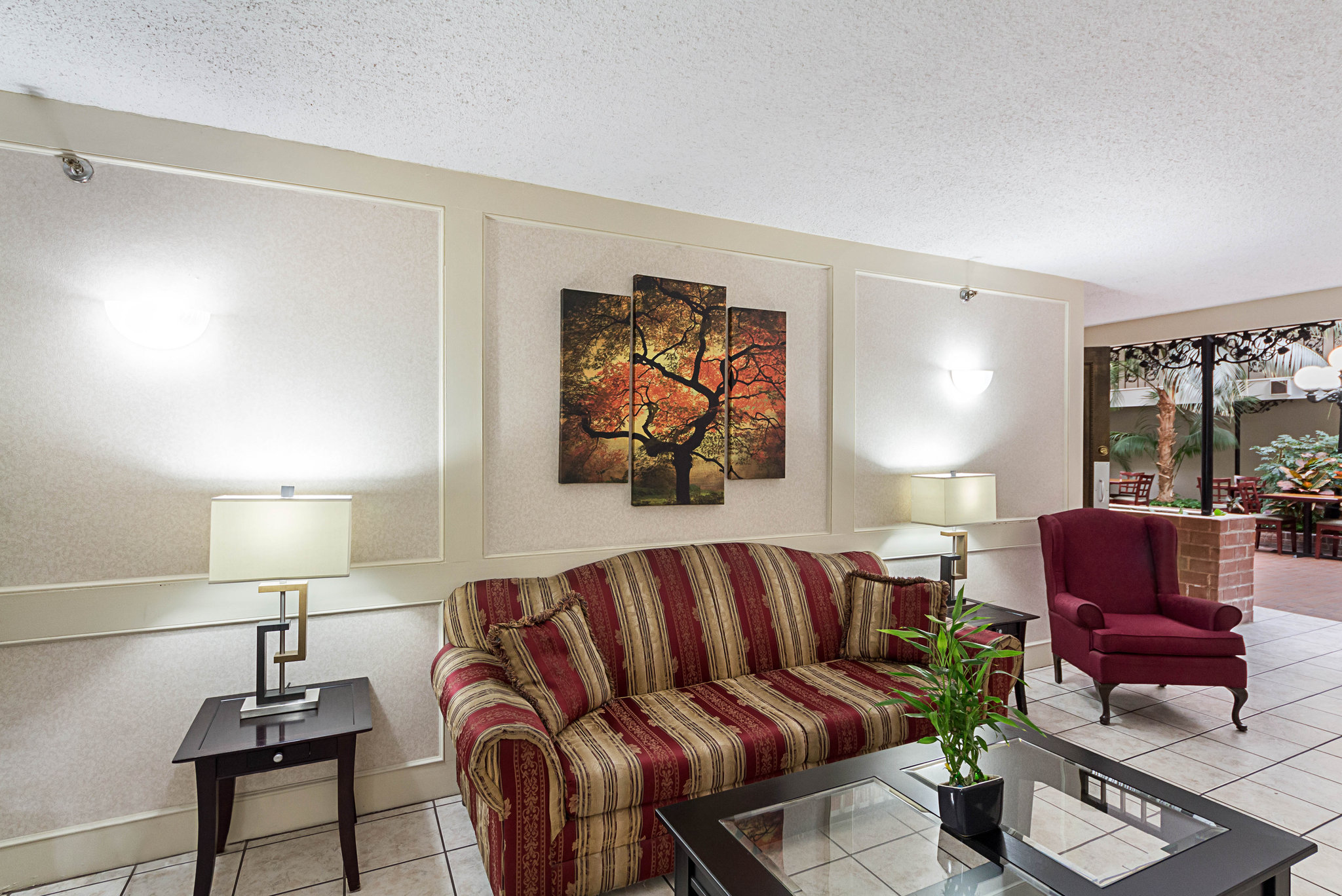 Quality Suites Airport Wichita