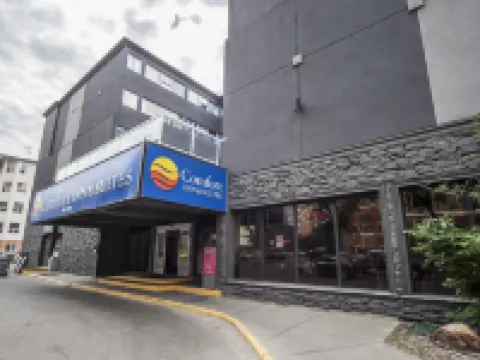 Comfort Inn & Suites โรงแรมในเอ็ดมอนตัน