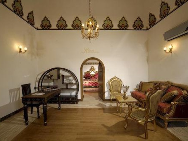 Cesme Kanuni Kervansaray Historical Hotel