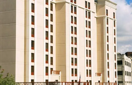 奧爾巴尼中心歡朋套房酒店