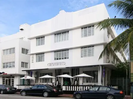 Chesterfield Hotel & Suites