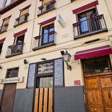 Hostal Abaaly Отели рядом с достопримечательностью «Кава-Баха»