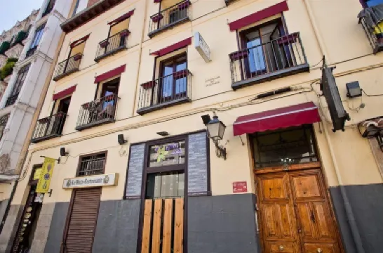Hostal Abaaly Hotels near Sol Metro Station