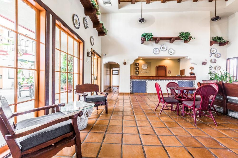 Comfort Inn & Suites Orange County John Wayne Airport
