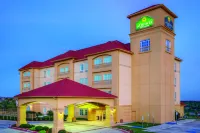 La Quinta Inn & Suites by Wyndham Fort Worth - Lake Worth