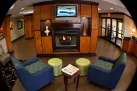 La Quinta Inn & Suites by Wyndham Louisville East Hotels in Middletown