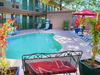 The Sage Hotel - Pools