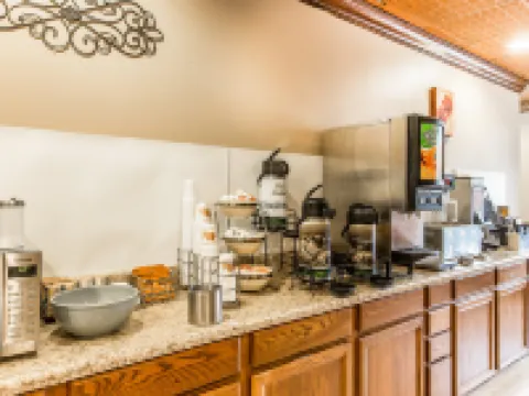 Quality Inn & Suites Conference Center Statesboro Historic District Hotels in Statesboro