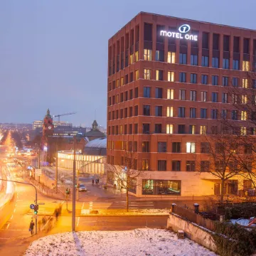 Motel One Wiesbaden Отели рядом с достопримечательностью «Вестенд»
