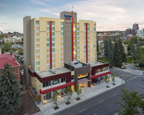 Fairfield Inn & Suites Calgary Downtown Hoteles cerca de Edificio Calgary Tower