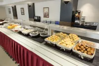 Travelodge by Wyndham Montreal Centre - breakfast