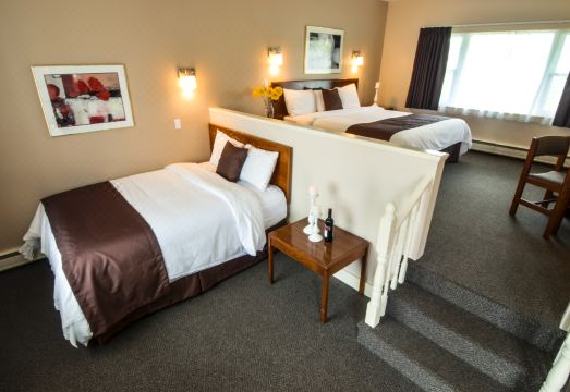 모스탈 인 앤티고니쉬