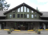 108 Golf Resort Hotels in Lac la Hache