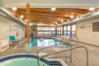 Comfort Inn & Suites - piscina