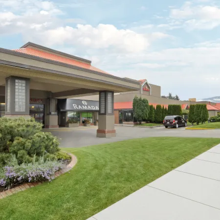 Ramada by Wyndham Kelowna Hotel & Conference Center