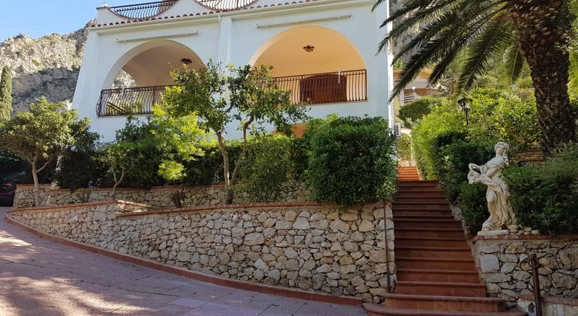 Villa del Golfo Urio with Swimming Pool Shared by The Two Apartments-Santa  Flavia Updated 2023 Room Price-Reviews & Deals | Trip.com