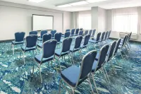 La Quinta Inn & Suites by Wyndham Philadelphia Airport