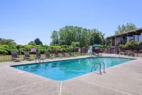 Holiday Inn RICHLAND ON THE RIVER by IHG - Pools