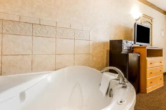 Bay Area Inn & Suites