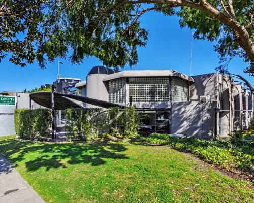 Beaumont Kew Hotels in Kew