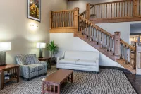 Comfort Inn & Suites Napoleon Hotels in Fulton County