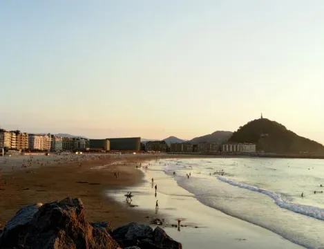 Zuhaizti Apartment - Housity