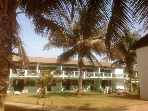 Bungalow Beach Hotel