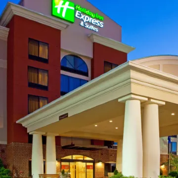City Express by Marriott Washington, DC Northeast Hotels near Brooks Station