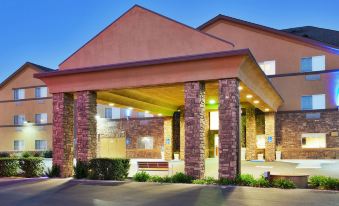 Holiday Inn Express & Suites Watsonville