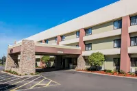 Quality Inn & Suites Warren - Detroit