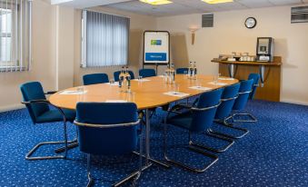 Holiday Inn Express London-Hammersmith, an IHG Hotel