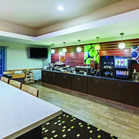 La Quinta Inn & Suites by Wyndham Paris