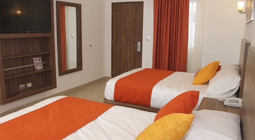 5. Hotel Vi..
