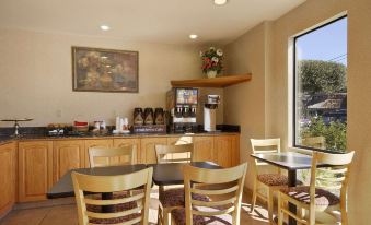 Olive Tree Inn & Suites