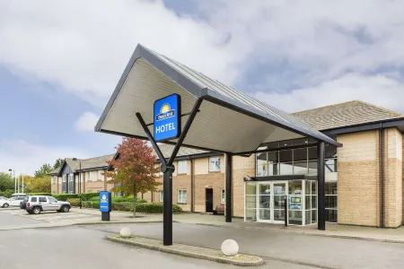 Days Inn by Wyndham Peterborough Отели рядом с достопримечательностью «Longthorpe Tower»